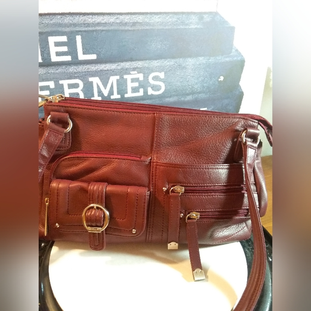 Elegant Stone Mountain Burgundy Leather Shoulder Bag